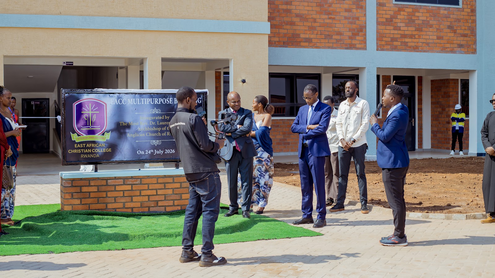 EACC Class of 2026 campus students photo 4
